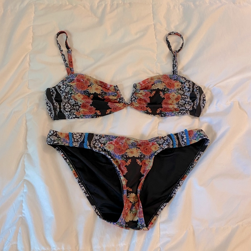 [EUC] MINIKPINK Black Floral bikini size small